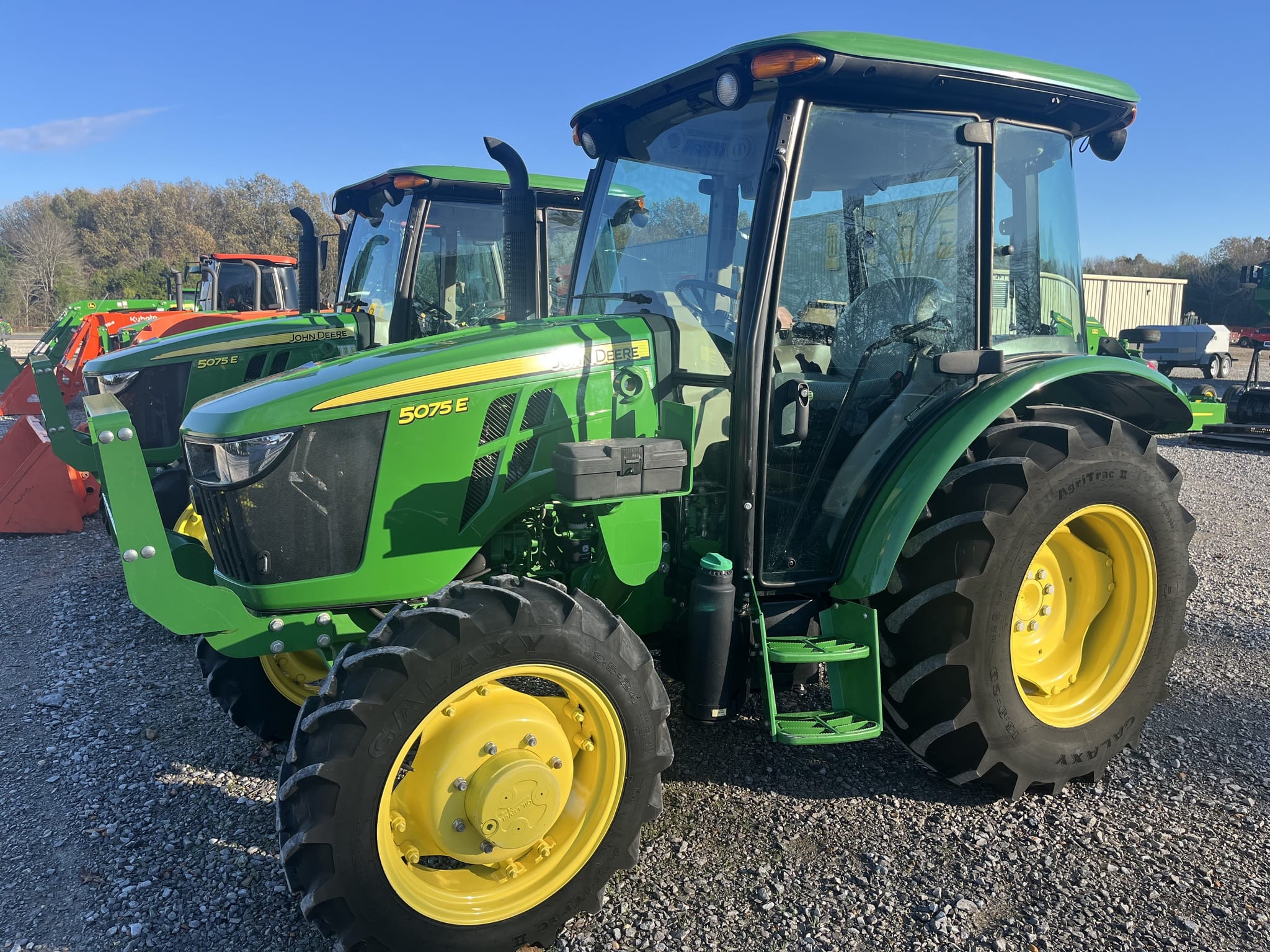 2020 John Deere 5075E Image