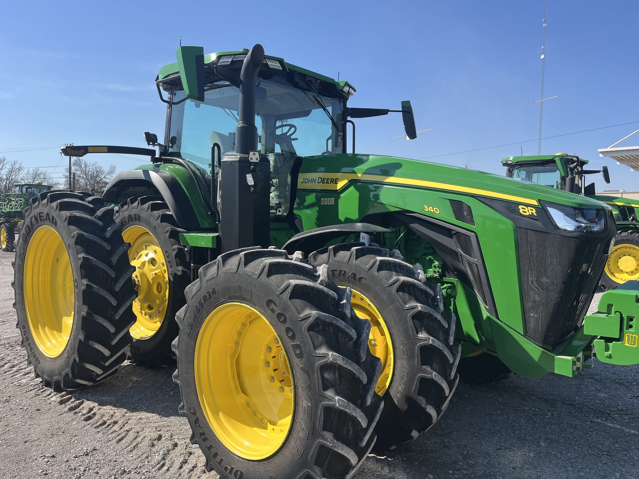 2025 John Deere 8R 340 Image