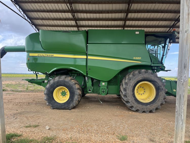 2012 John Deere S680 Image