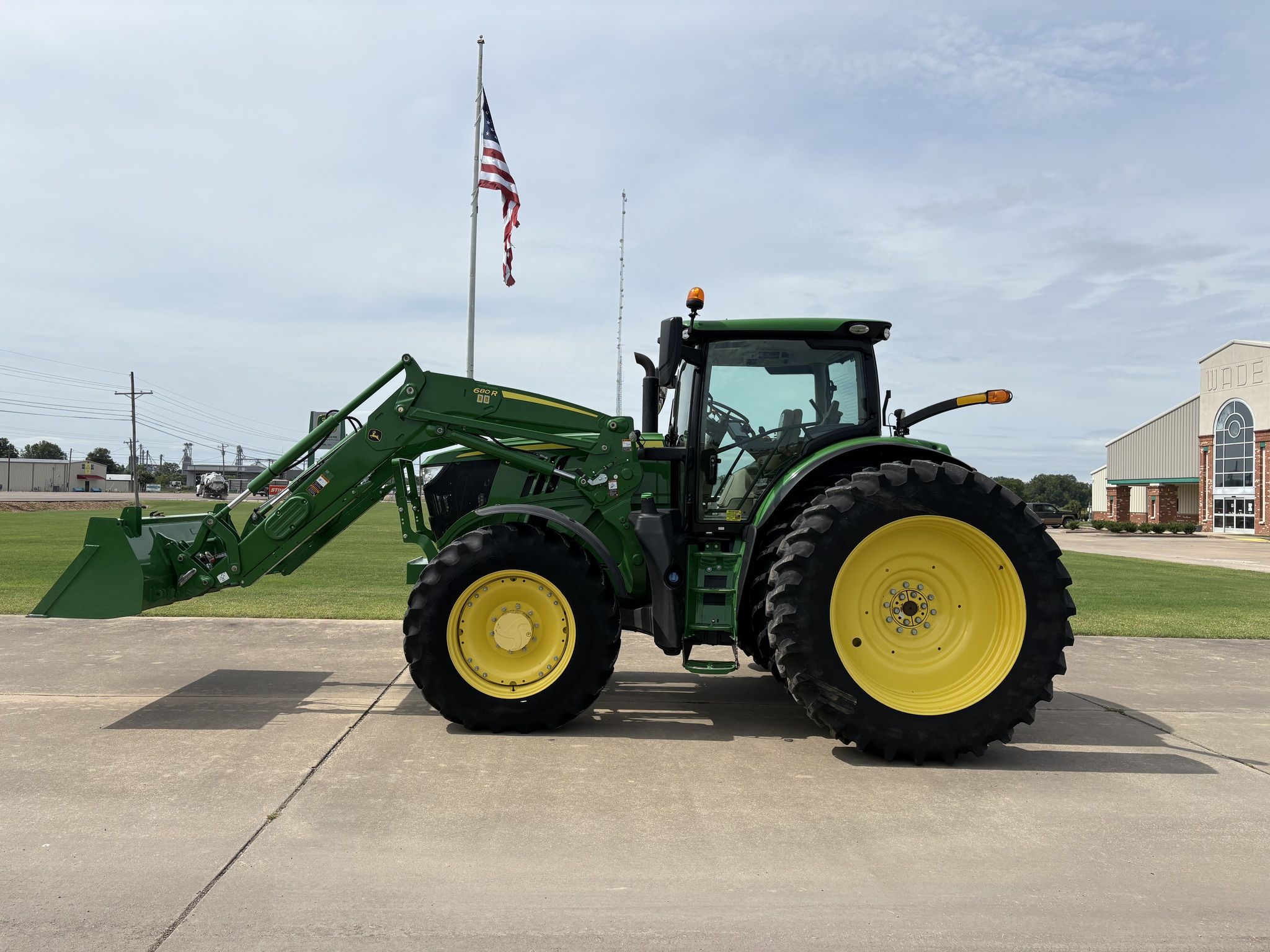 2021 John Deere 6175R Image