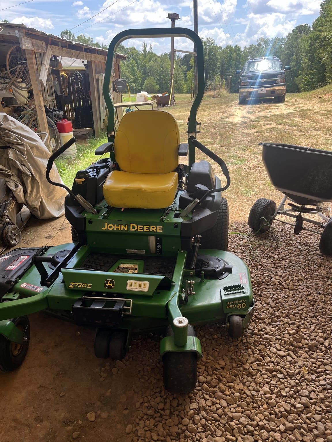2020 John Deere Z720E Image