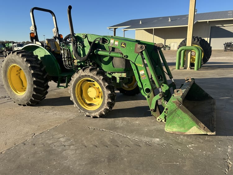 2015 John Deere 5075E Image