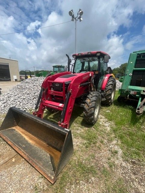 2020 Mahindra 8100 Image