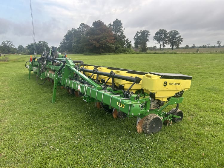 2021 John Deere 1725 Image