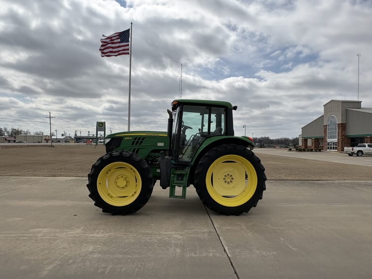 2014 John Deere 6115M Image