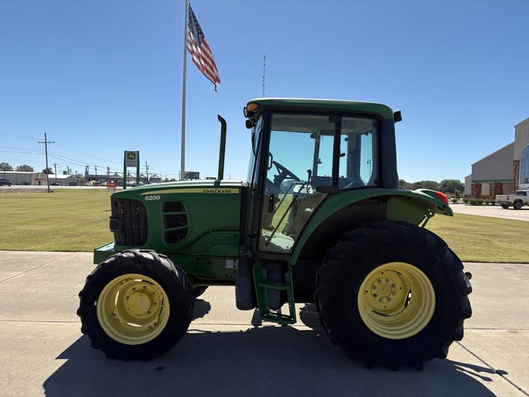 2011 John Deere 6230 Image