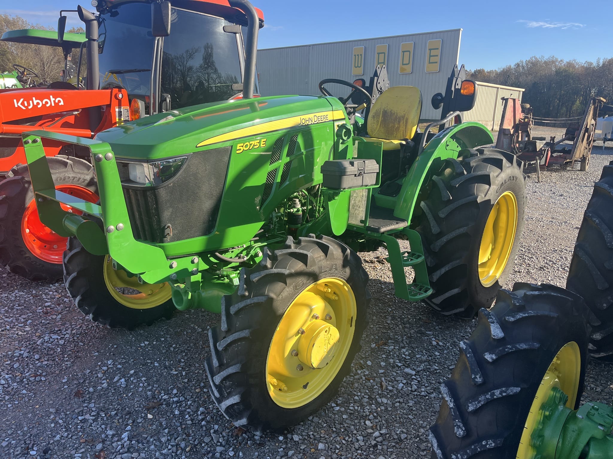 2019 John Deere 5075E Image