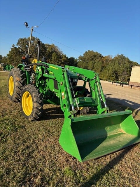 2021 John Deere 5075E Image