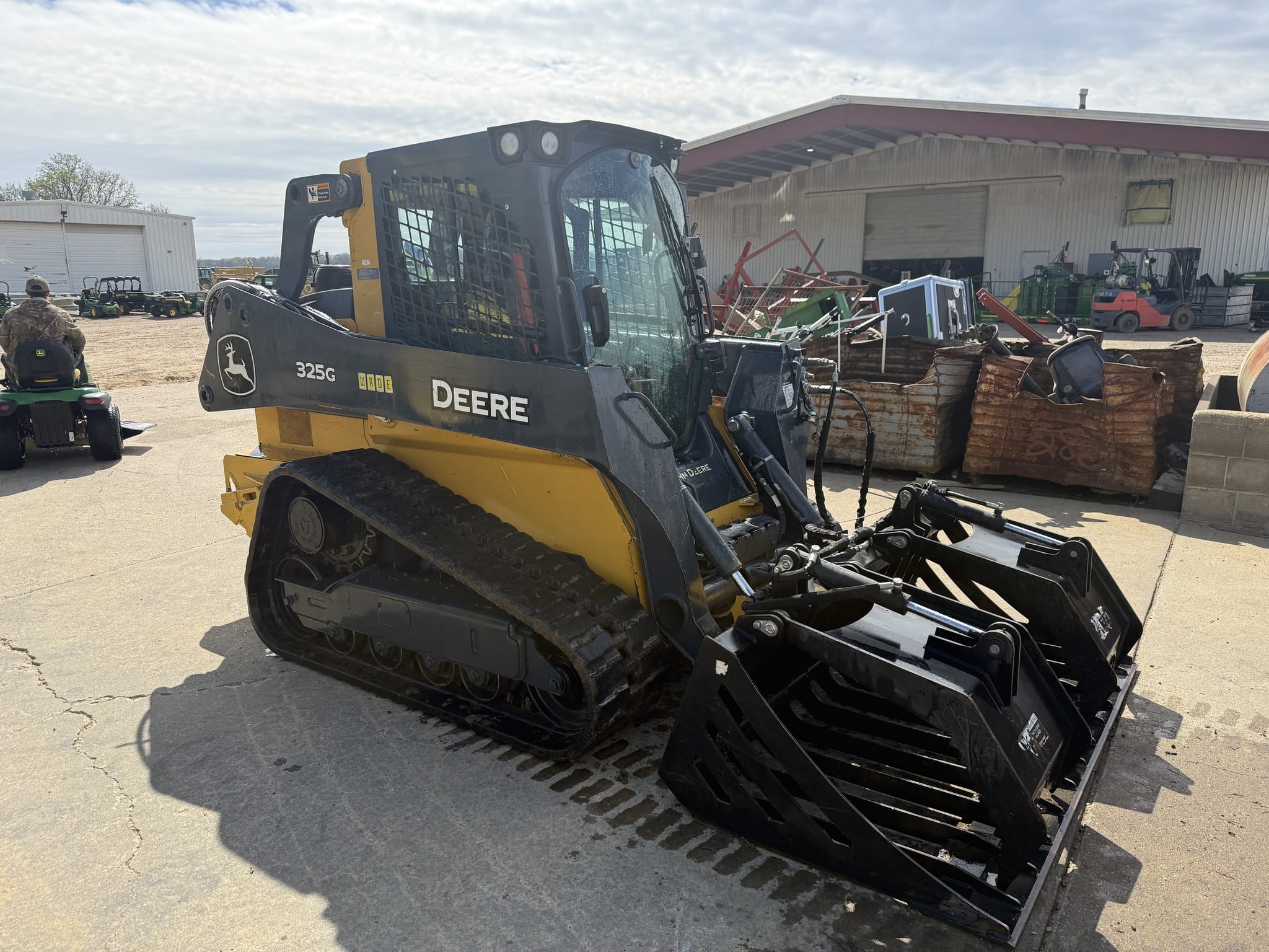 2023 John Deere 325G Image