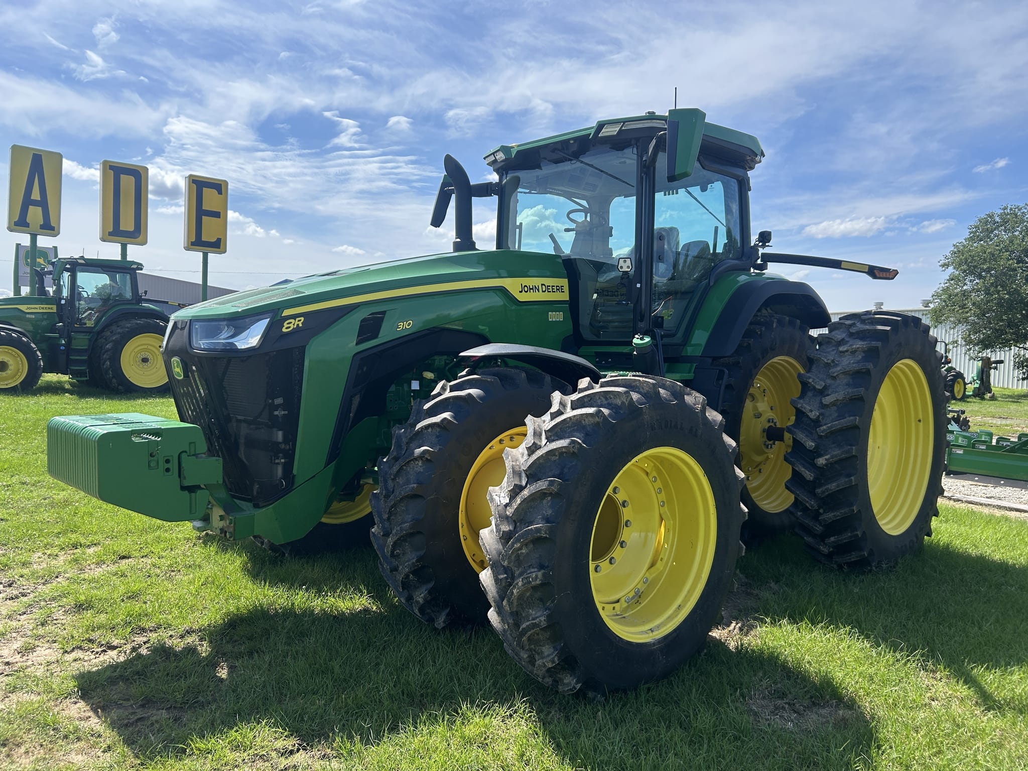 2023 John Deere 8R 310 Image