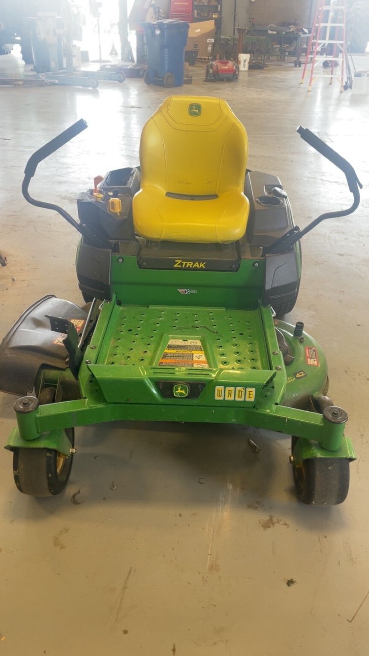 2023 John Deere Z315E Image