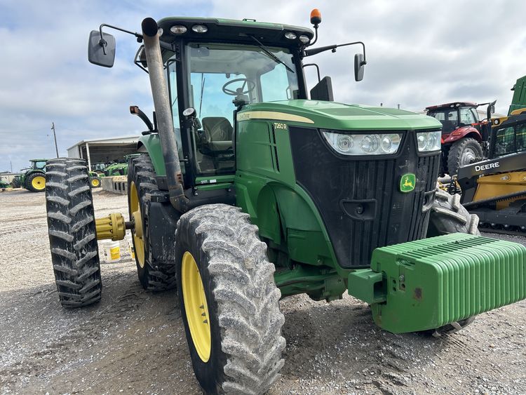 2012 John Deere 7260R Image